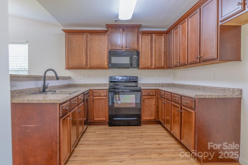 Property image 5 of 11790 Thurber Street in Tucker Chase, Midland, NC 28107