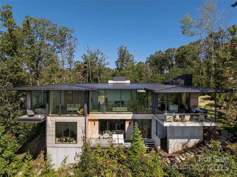 Property image 2 of 353 Retreat Ridge Way in Ventana, Asheville, NC 28804