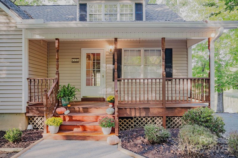 Property image 4 of 49 Gosling Circle in Beechwood Lakes, Hendersonville, NC 28792