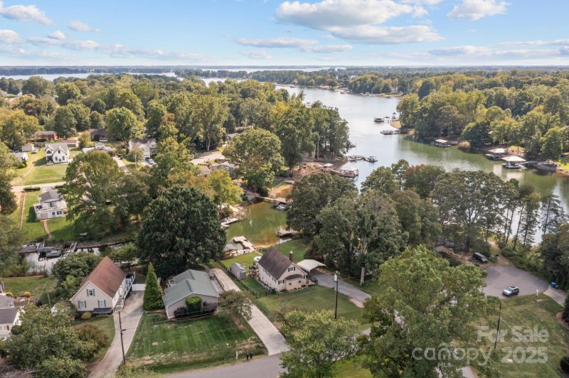 Property image 4 of 153 Bluewing Lane in Lakeside Park, Mooresville, NC 28117