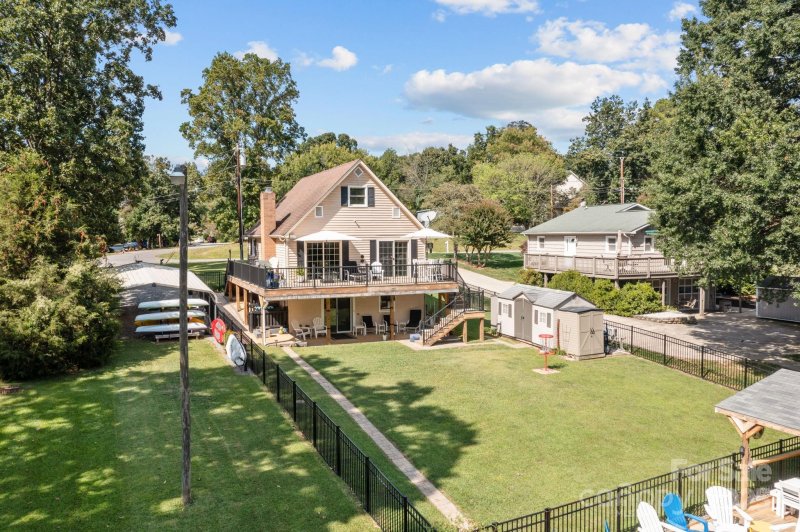 Property image 5 of 153 Bluewing Lane in Lakeside Park, Mooresville, NC 28117