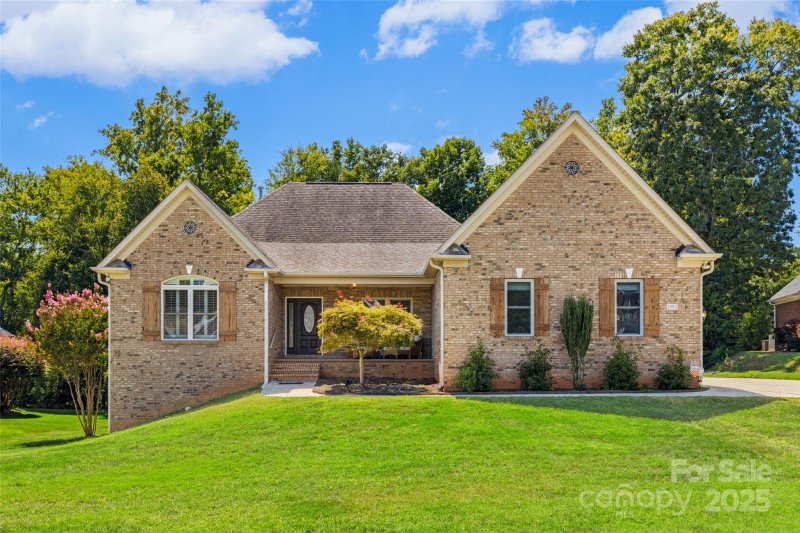 The Summit, Rock Hill Community