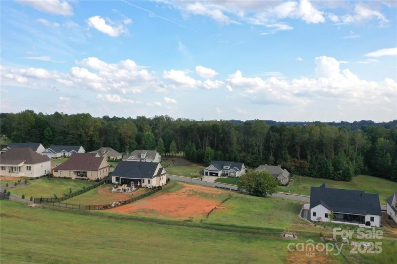 Property image 3 of 2627 Vista Lane in Rock Barn, Conover, NC 28613