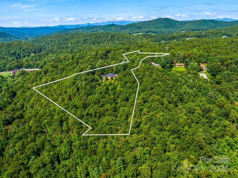 Property image 3 at 140 Matthew Drive, Hendersonville, NC 28739