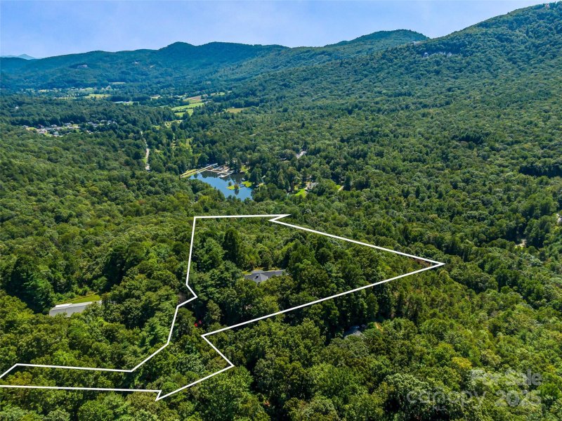 Property image 4 at 140 Matthew Drive, Hendersonville, NC 28739