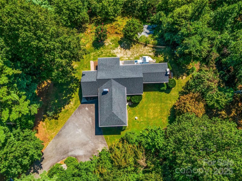 Property image 5 at 140 Matthew Drive, Hendersonville, NC 28739