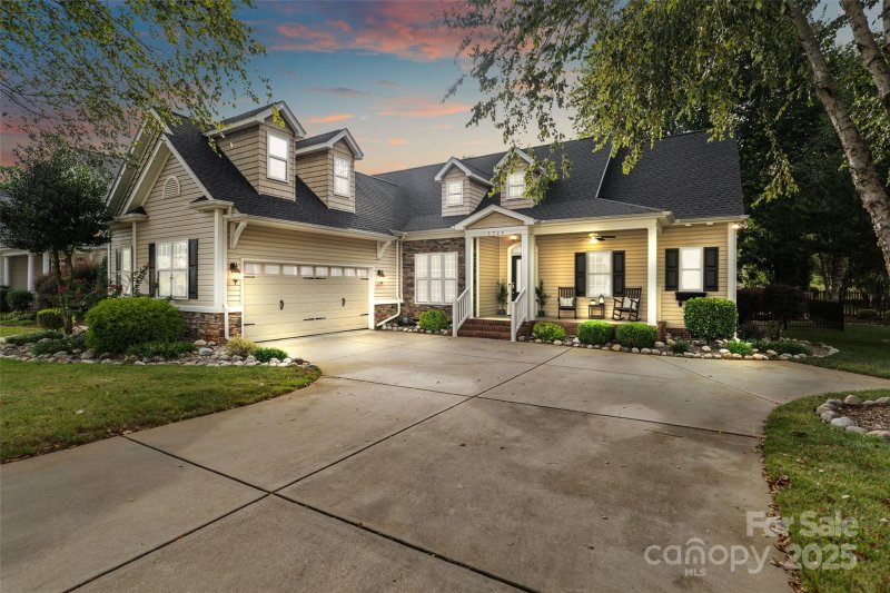 Property image 3 of 1724 Townsend Lane in Seven Oaks, Rock Hill, SC 29730