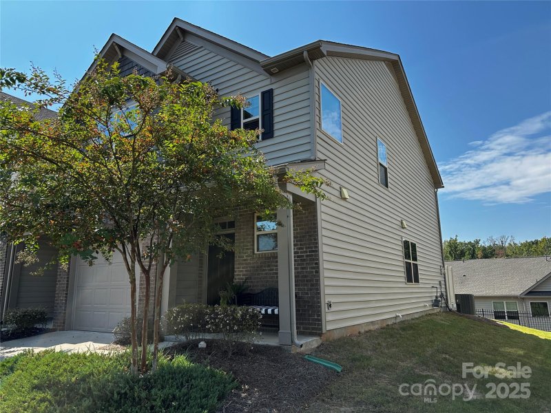 Property image 3 of 350 Kennebel Place in Waterside at the Catawba, Fort Mill, SC 29715