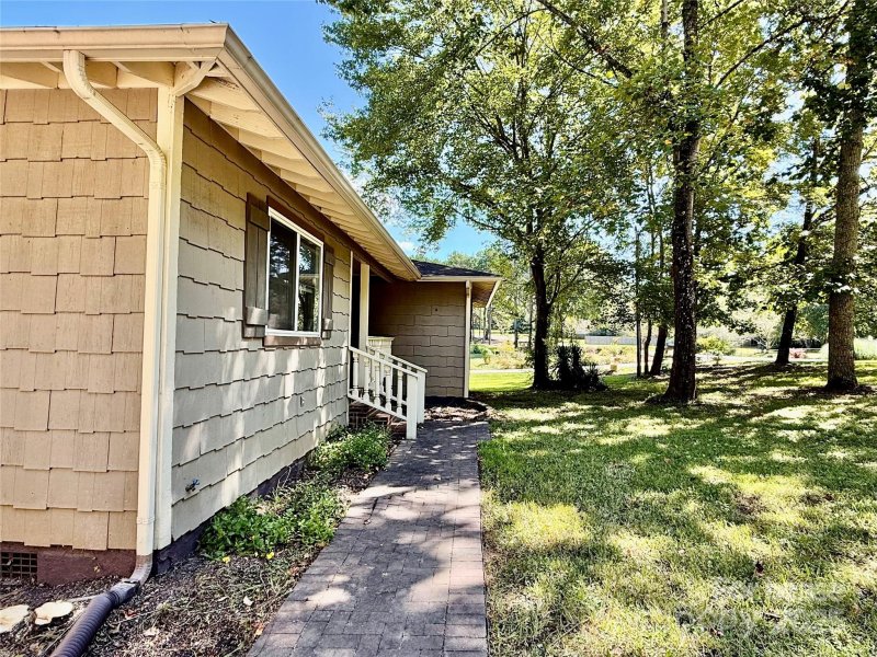 Property image 2 at 120 Rustic Way Lane, Mooresville, NC 28117