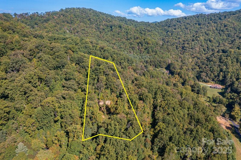 Property image 2 of 300 Running Deer Lane in Mountain Park, Mars Hill, NC 28754