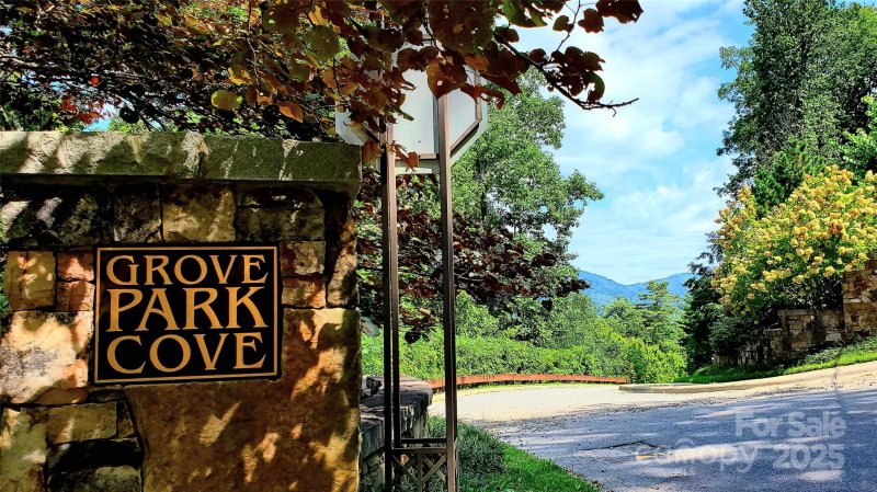 Property image 4 of 33 Grovepoint Way in Grove Park Cove, Asheville, NC 28804