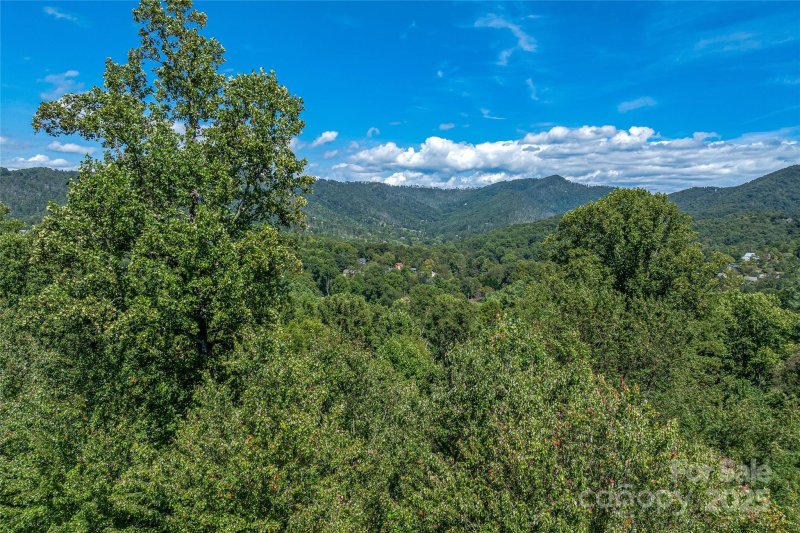 Property image 5 of 33 Grovepoint Way in Grove Park Cove, Asheville, NC 28804