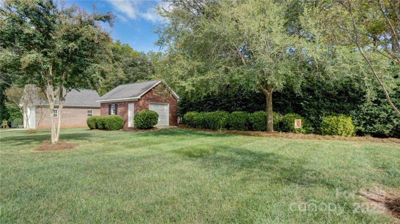 Property image 4 of 3109 Fairmead Drive in Fieldstone, Concord, NC 28025