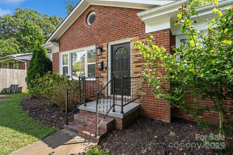 Property image 2 at 2932 Enfield Road, Charlotte, NC 28205