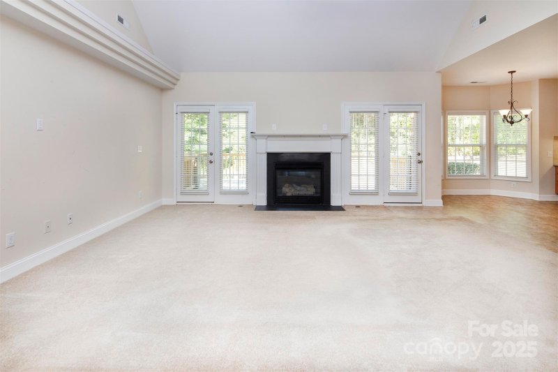 Property image 4 of 9721 Julliard Drive in Oxfordshire, Mint Hill, NC 28227
