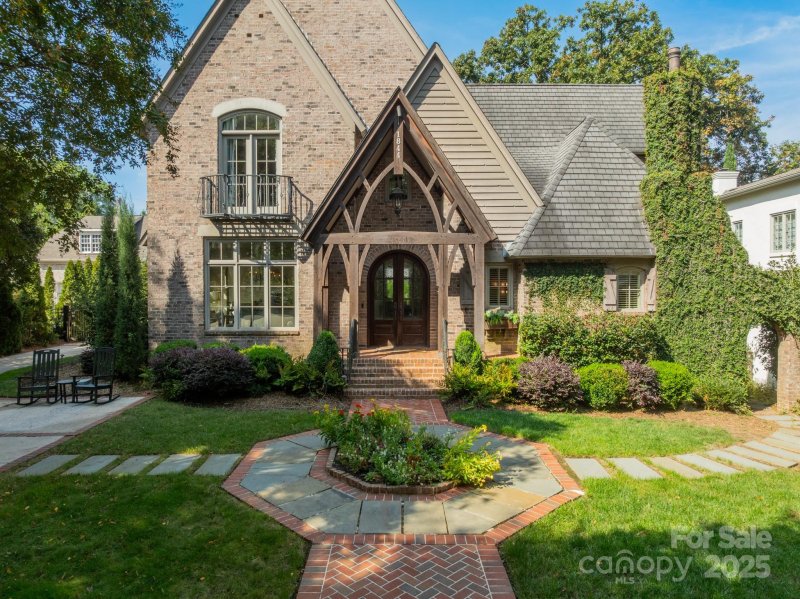 Property image 2 of 1844 Maryland Avenue in Myers Park, Charlotte, NC 28209