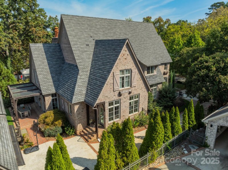 Property image 4 of 1844 Maryland Avenue in Myers Park, Charlotte, NC 28209