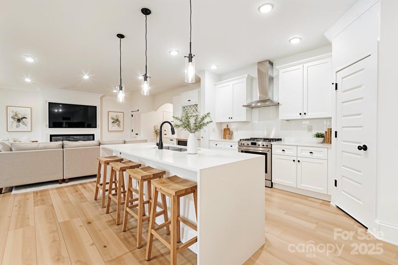 Property image 3 of 8315 Adrian Court in Sardis Croft, Charlotte, NC 28270