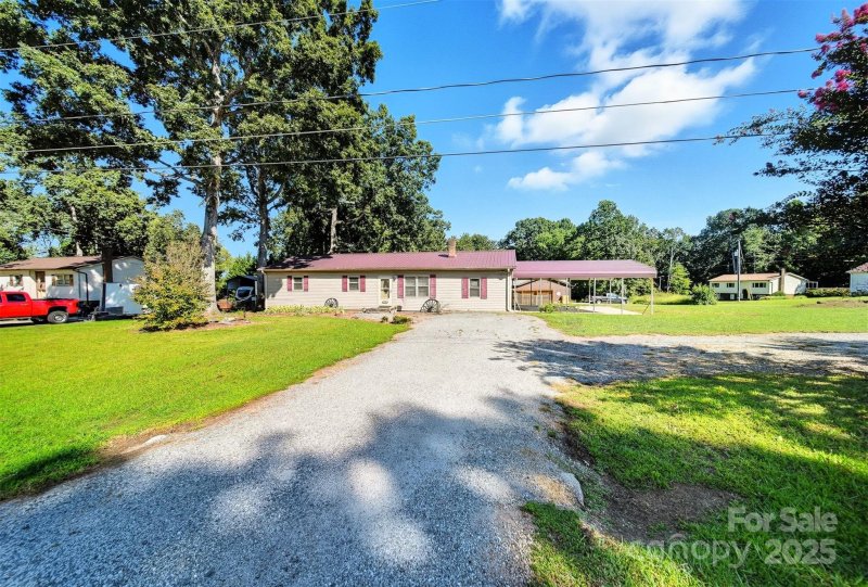 Property image 4 at 1538 Kings Road, Hickory, NC 28602
