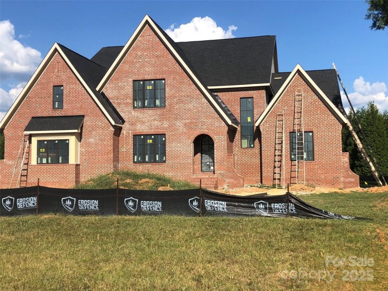 Property image 2 of 5827 Long Stirrup Lane in Cheval, Mint Hill, NC 28227