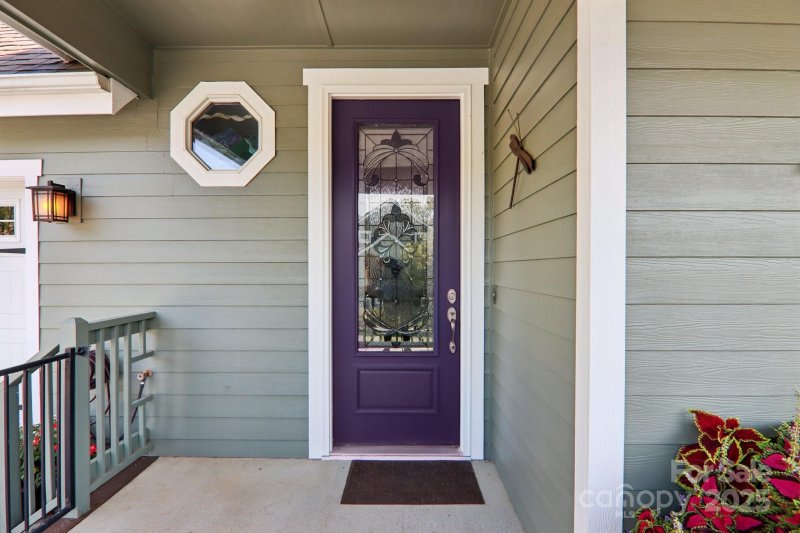 Property image 4 at 5 Olde Cottage Lane, Asheville, NC 28803