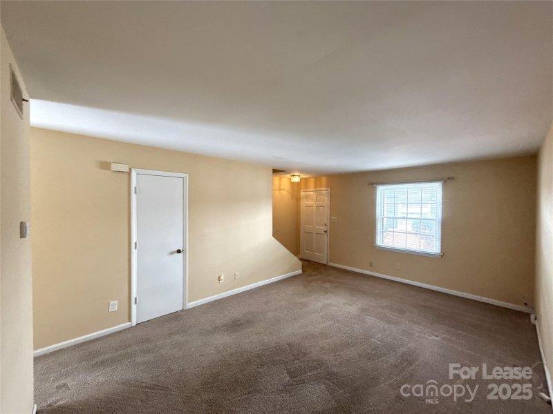 Property image 2 of 2330 Kenmore Avenue in Elizabeth, Charlotte, NC 28204