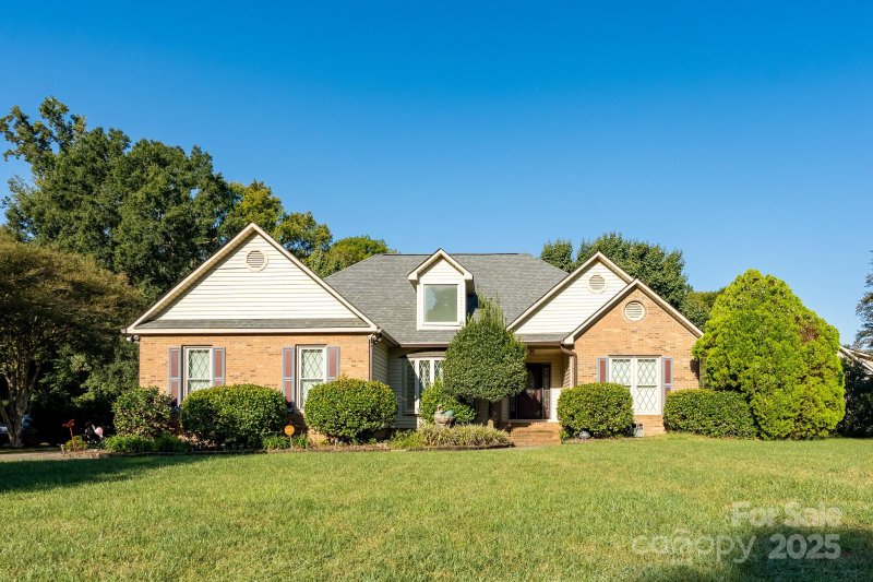 4700 Morris Glen Drive