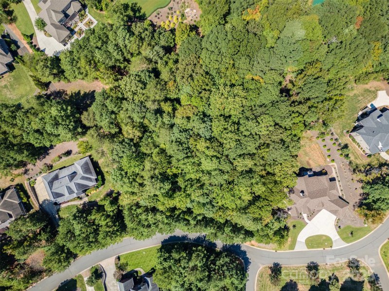 3200 Lake Pointe Drive