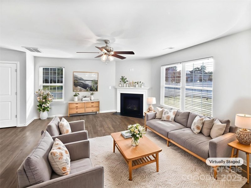 Property image 2 of 3032 Green Apple Drive in Apple Creek Village, Dallas, NC 28034