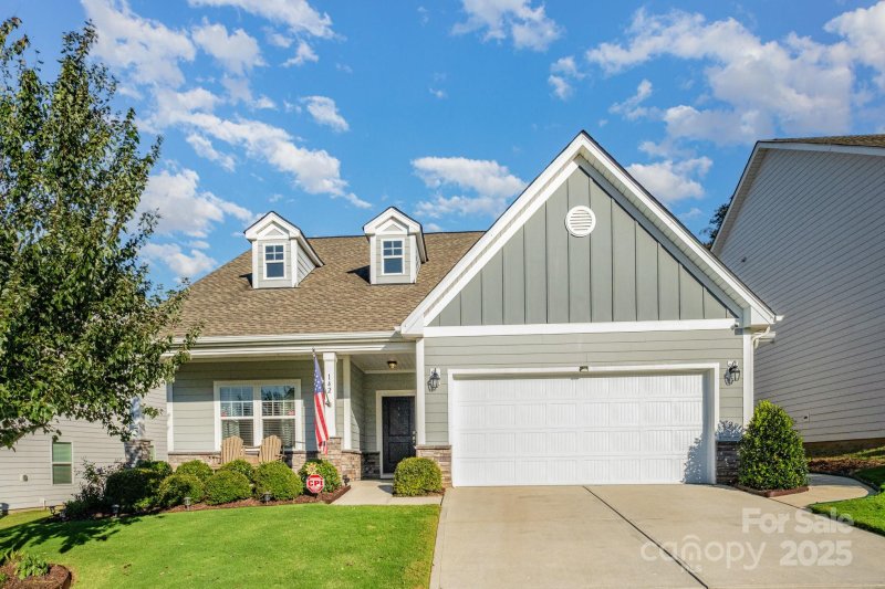 Property image 2 of 142 Canada Drive in Larkin, Statesville, NC 28677