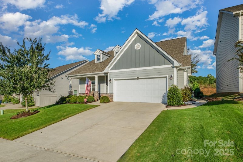 Property image 3 of 142 Canada Drive in Larkin, Statesville, NC 28677