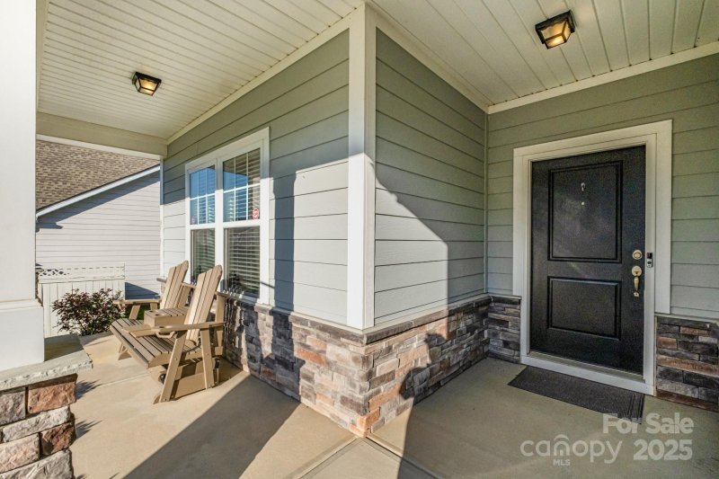 Property image 5 of 142 Canada Drive in Larkin, Statesville, NC 28677