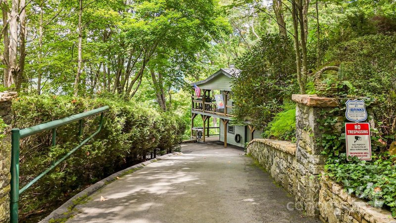 Property image 4 of 61 Eagle Roost Road in Mountain Top Development Inc, Maggie Valley, NC 28751
