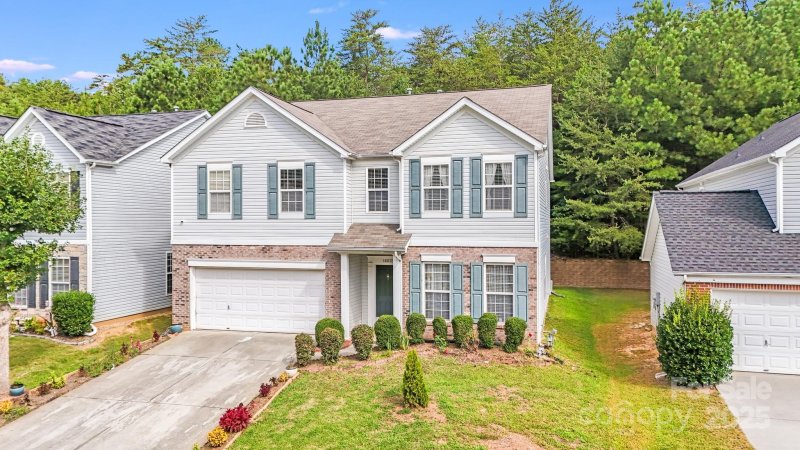 Property image 2 of 16035 Long Talon Way in Falcon Ridge, Charlotte, NC 28278