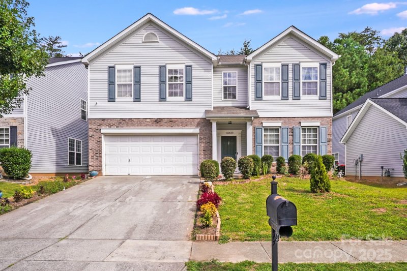 Property image 3 of 16035 Long Talon Way in Falcon Ridge, Charlotte, NC 28278