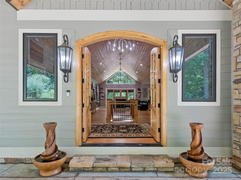 Property image 3 of 105 Blackberry Lane in Alexander Crest, Fairview, NC 28730