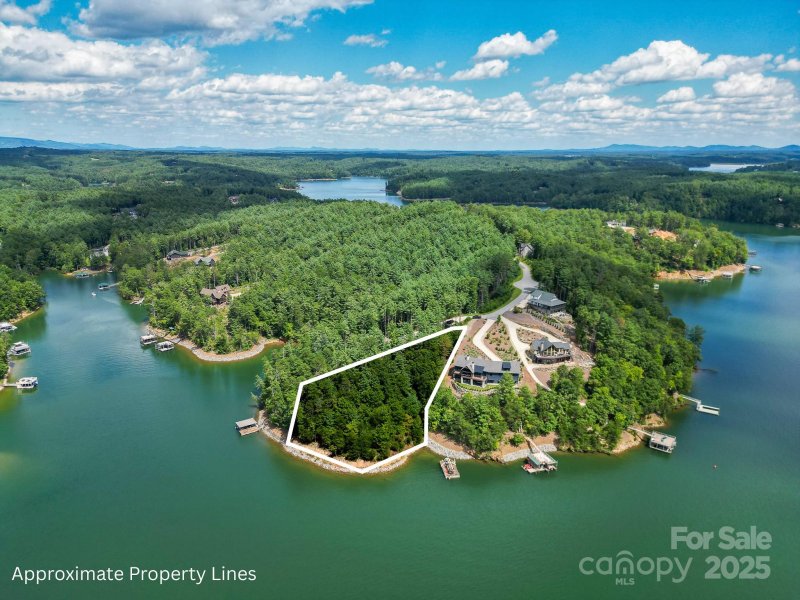 Property image 2 of 131 West Point Drive in The Peninsula at Lake James, Nebo, NC 28761