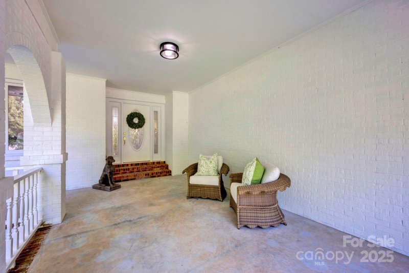 Property image 3 of 842 Ferncliff Drive in Ferncliff Estates, Mooresville, NC 28115