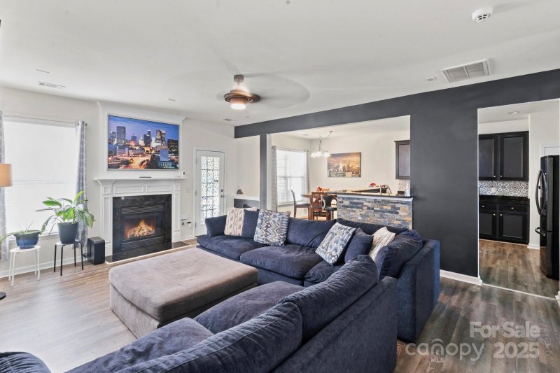 Property image 4 at 309 Minitree Lane, Charlotte, NC 28214