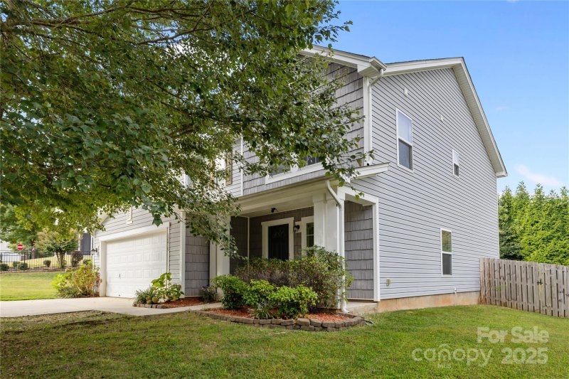 Property image 3 of 12415 Lanier Islands Circle in Hamilton Lakes, Charlotte, NC 28273