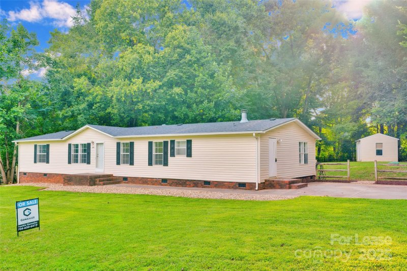 Property image 3 at 166 Crystal Bay Drive, Mooresville, NC 28115