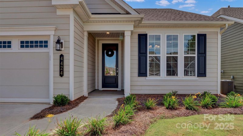 Property image 2 of 4424 Moxie Way in Cresswind, Charlotte, NC 28215