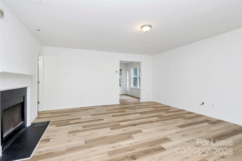 Property image 5 of 1215 Mcallister Drive in Griers Grove, Charlotte, NC 28216