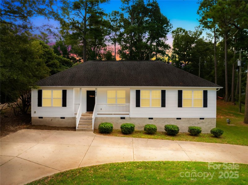 690 Forest Road