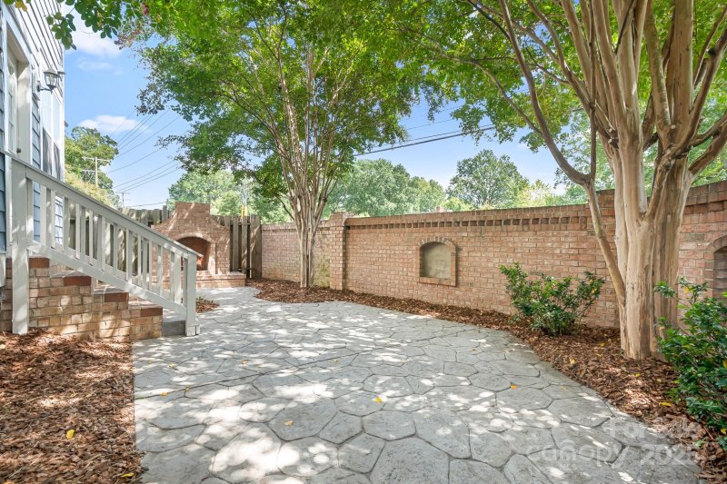 Property image 5 of 3702 Oakwood Avenue in The Arts District, Charlotte, NC 28205