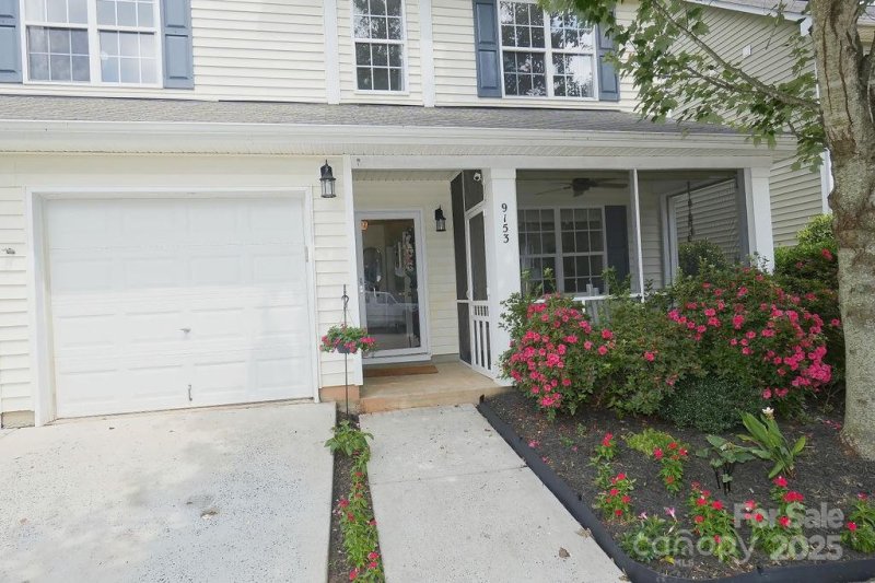 Property image 4 of 9153 Glenashley Drive in Heritage Green, Cornelius, NC 28031