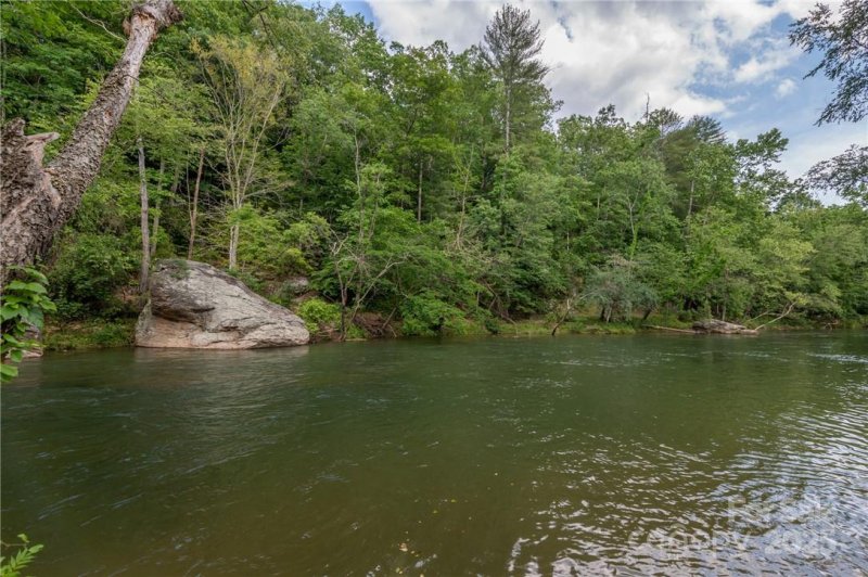Property image 5 of 1015 Rainbow Circle in Riverbend at Lake Lure, Lake Lure, NC 28746