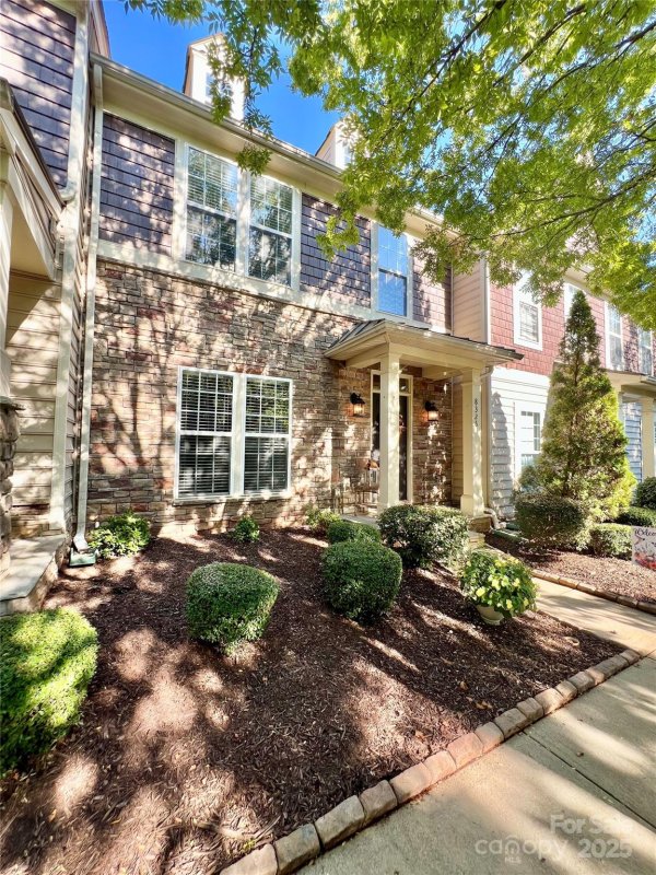 Property image 3 of 8326 Viewpoint Lane in Harborside, Cornelius, NC 28031