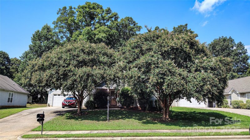 Property image 3 of 160 Tarrington Drive in Olde Statesville, Statesville, NC 28625