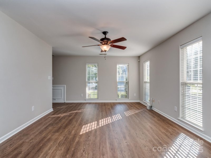 Property image 5 of 11019 Treebranch Drive in Chastain Walk, Charlotte, NC 28216